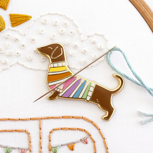 Sausage Dog Needle Minder
